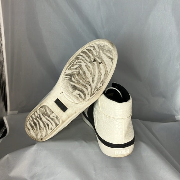 Guess white mens size 10 shoes crocodile print - Picture 7 of 8